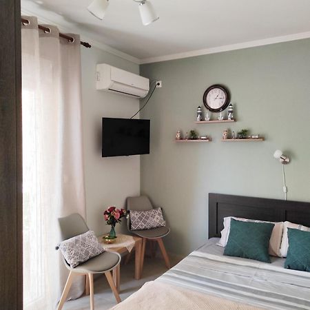 Spartacus Apartment 2 อเล็กซานโดรโพลิส ภายนอก รูปภาพ
